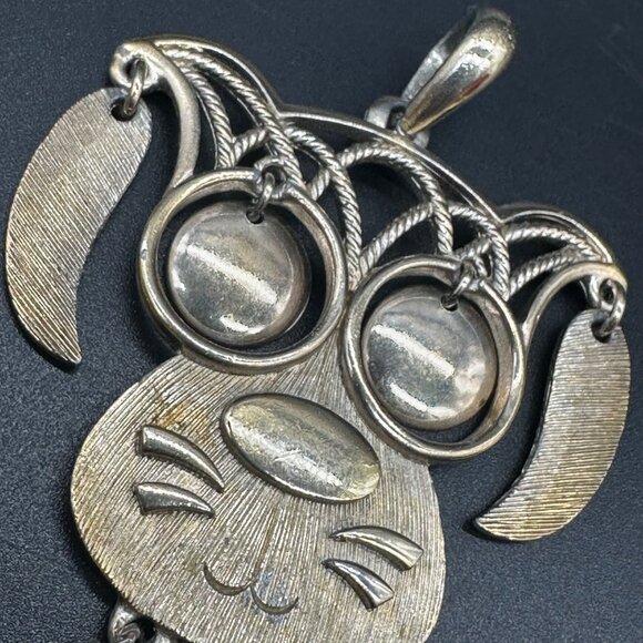 Vintage 1970s Kitsch Dog Pendant Swinging Articulated Movable Jewelry Statement - Picture 4 of 7